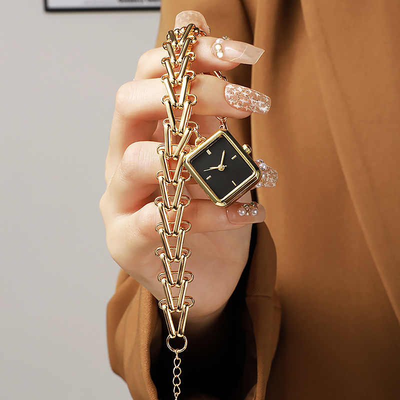 Women Quartz Watch Light Luxur - Watch Triangle Luxury 评论和价格