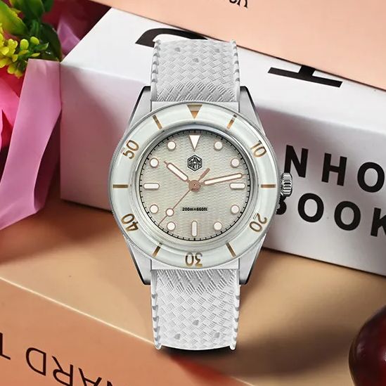 San Martin Women Quartz Watch  - Guilloché Dial Watch 评论和价格