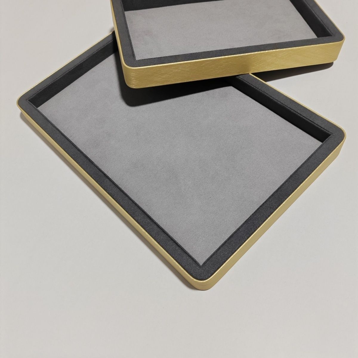 Gray Suede Leather Jewelry Dis - Luxury Watch Photo 评论和价格