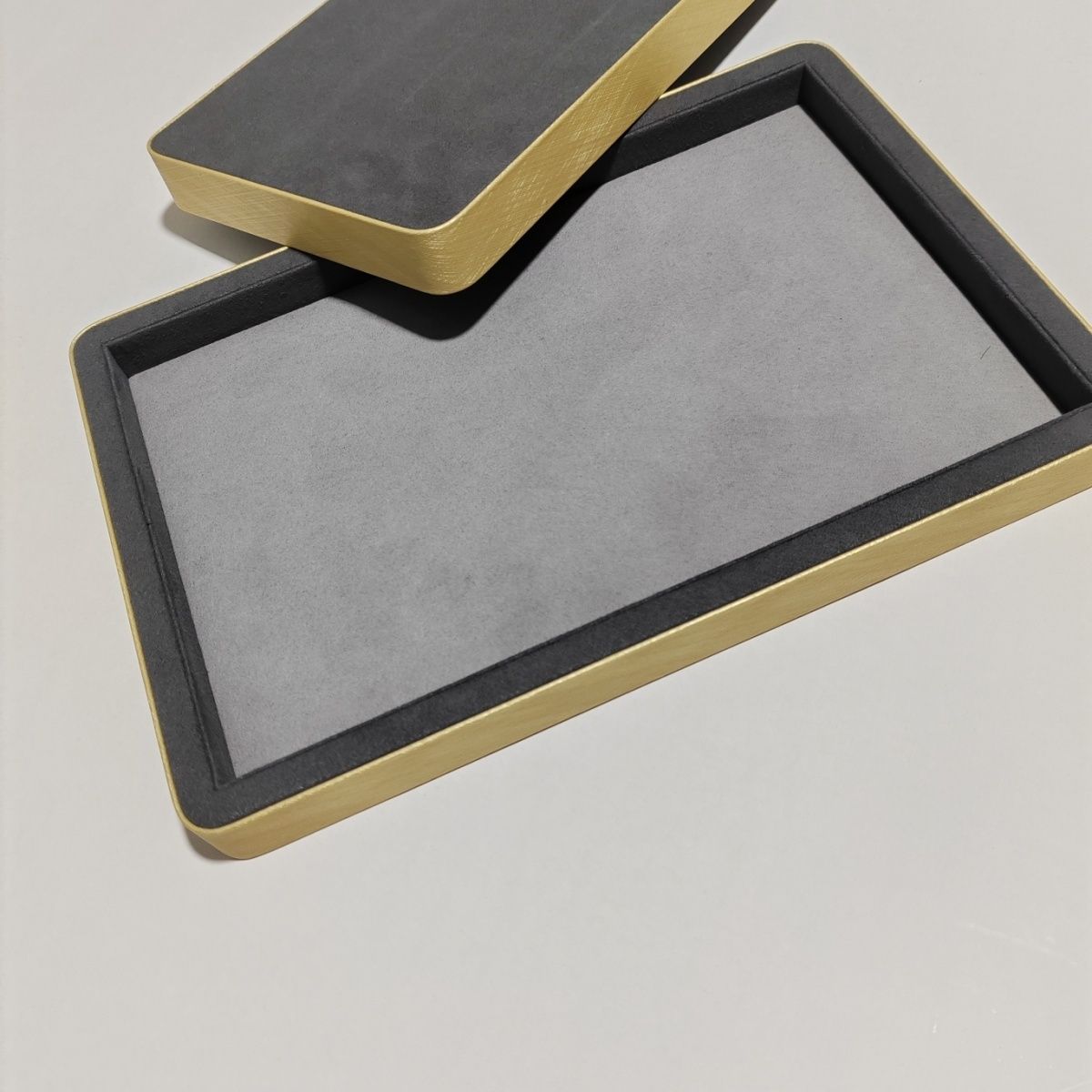 Gray Suede Leather Jewelry Dis - Luxury Watch Photo 评论和价格