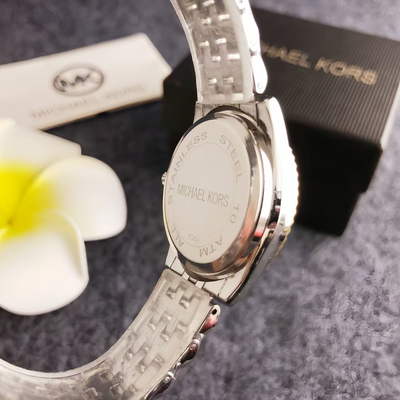 Michael Kors Luxury Rose Gold  - Luxury Watch Photo 评论和价格